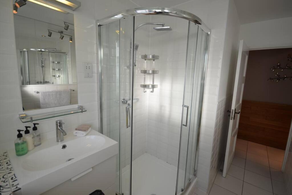דירות לונדון Flat In The Heart Of Camden Town מראה חיצוני תמונה