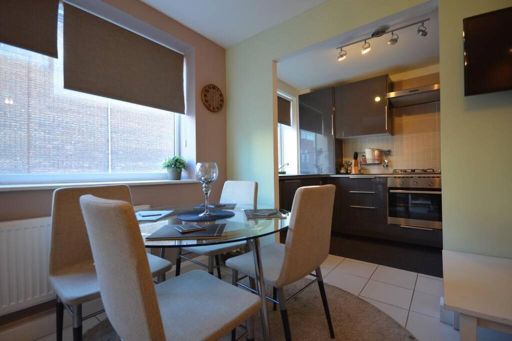 דירות לונדון Flat In The Heart Of Camden Town מראה חיצוני תמונה